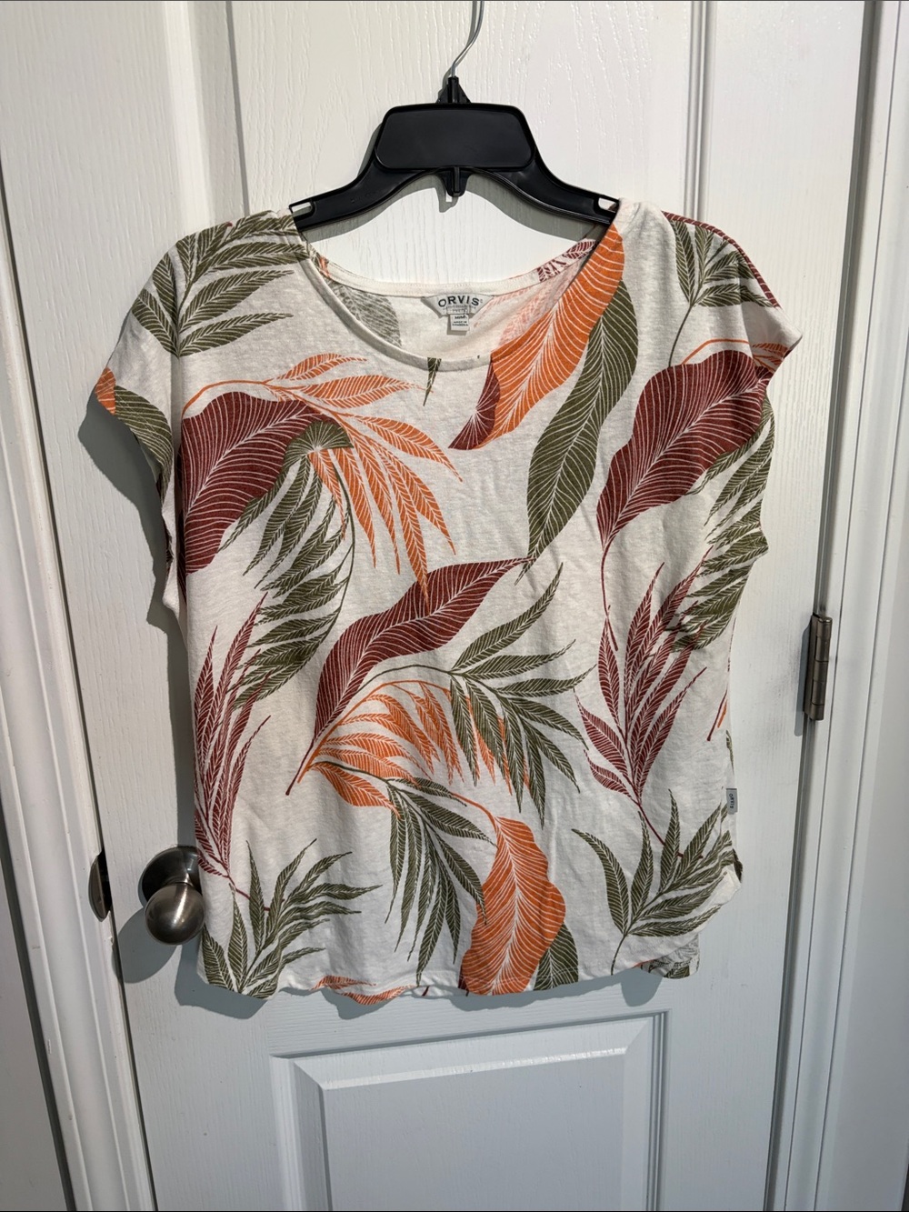 NWOT Orvis Women's Tropical Leaf Print Tee - Cream with Orange & Olive